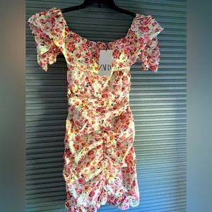 Floral dress , small size  new from Zara